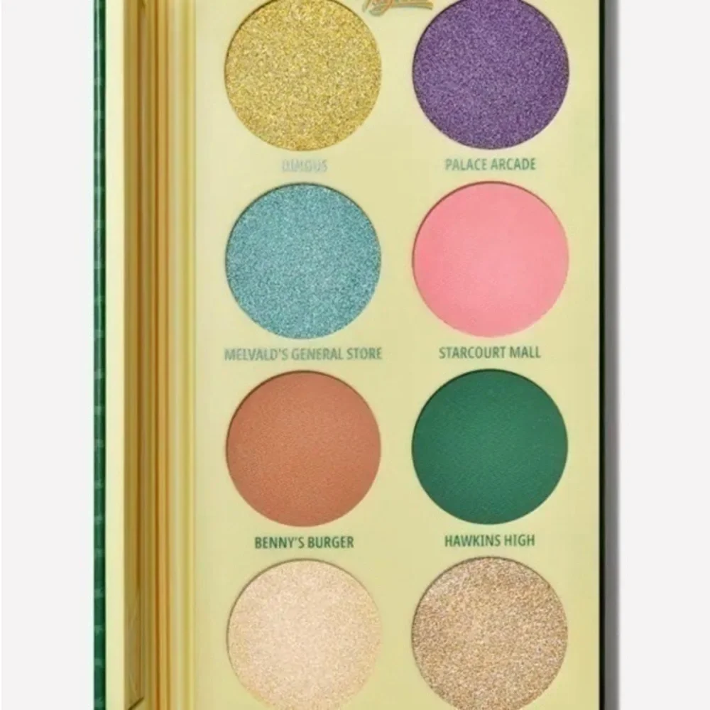 HAWKINS CLASS OF 1986 EYE PALETTE/M·A·C X STRANGER THINGS